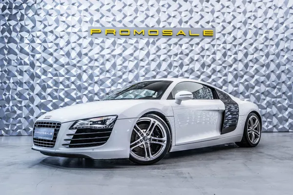 Audi  -  R8 V8 FSI